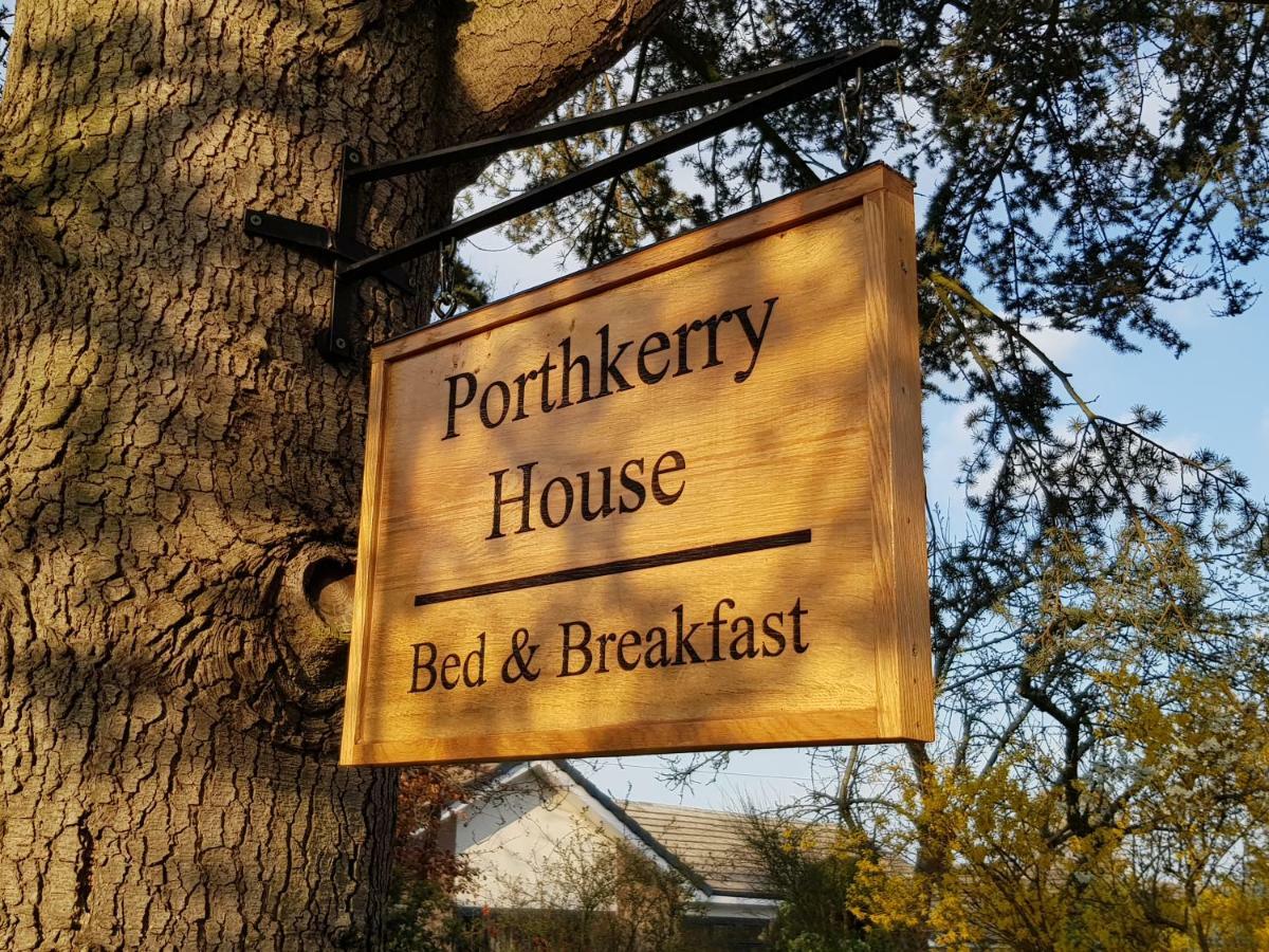 Porthkerry House Bed And Breakfast Little Budworth Bagian luar foto